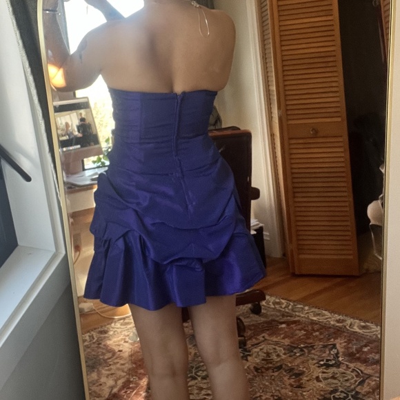 Laura Petites - Picture 2 of 2